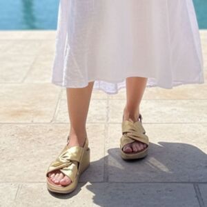 Fitflop gold platform summer sandals 10